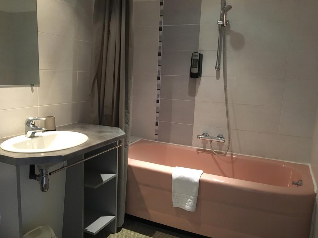 Hotel De Paris Кабур Екстериор снимка