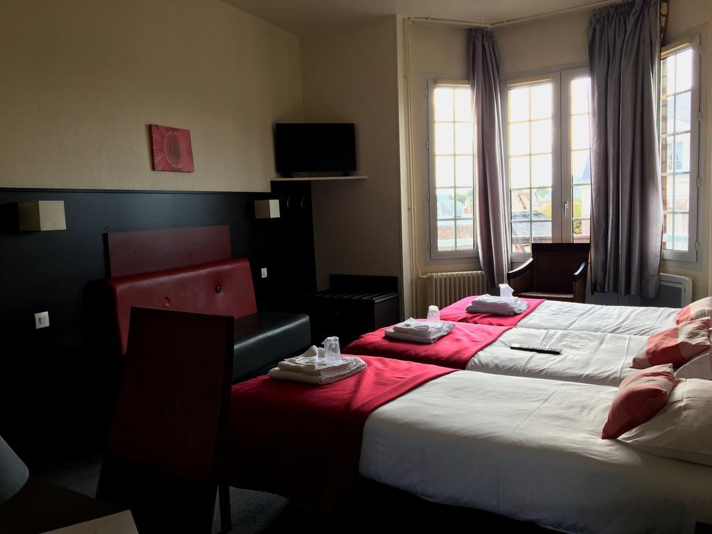 Hotel De Paris Кабур Екстериор снимка